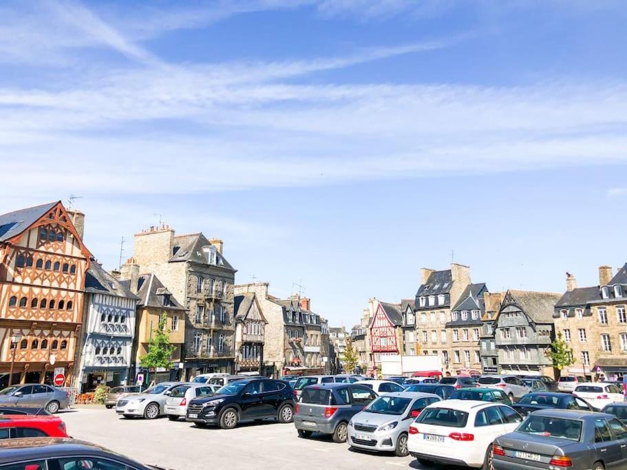 Nouveau ** Le Raffine Au Coeur De Guingamp ** Parking Esterno foto