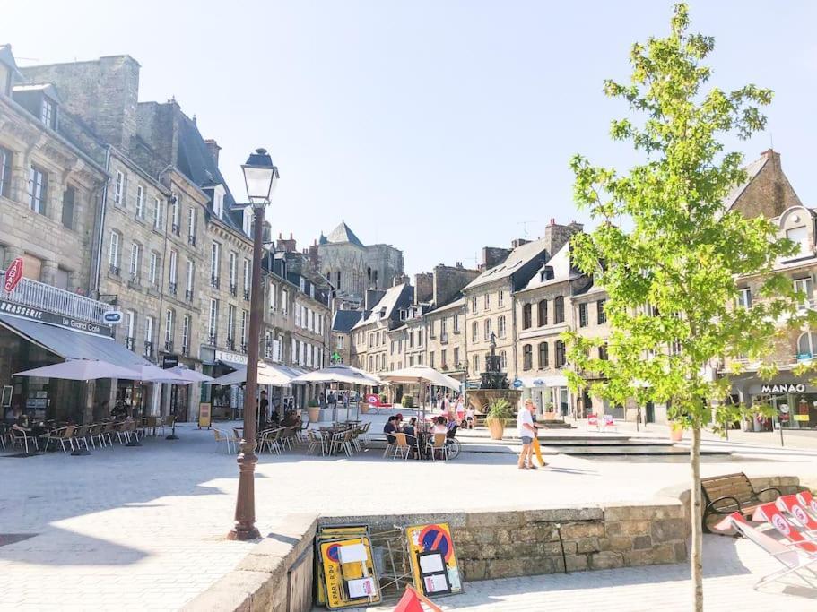 Nouveau ** Le Raffine Au Coeur De Guingamp ** Parking Esterno foto