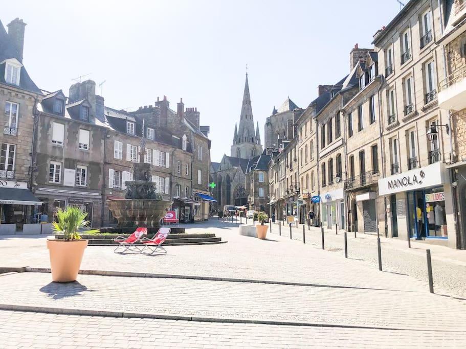 Nouveau ** Le Raffine Au Coeur De Guingamp ** Parking Esterno foto